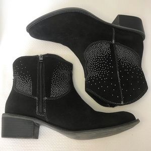 Limelight Montana black studded western booties